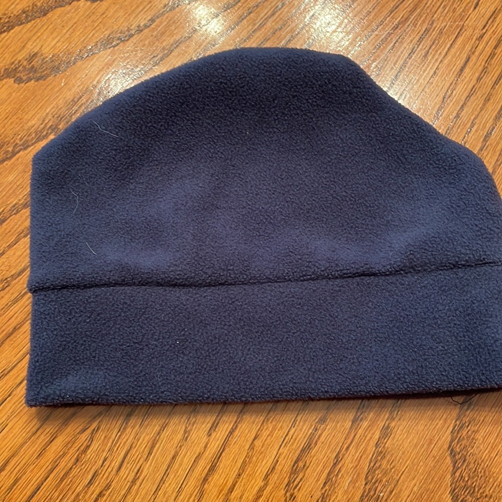 Fleece hat - Picture 2 of 3